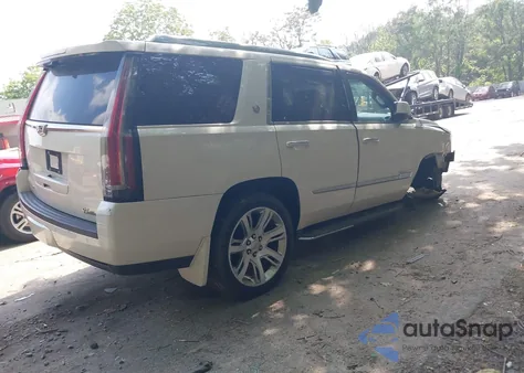 2015 Cadillac Escalade Luxury z USA, uszkodzony, nr VIN 1GYS4MKJXFR691482